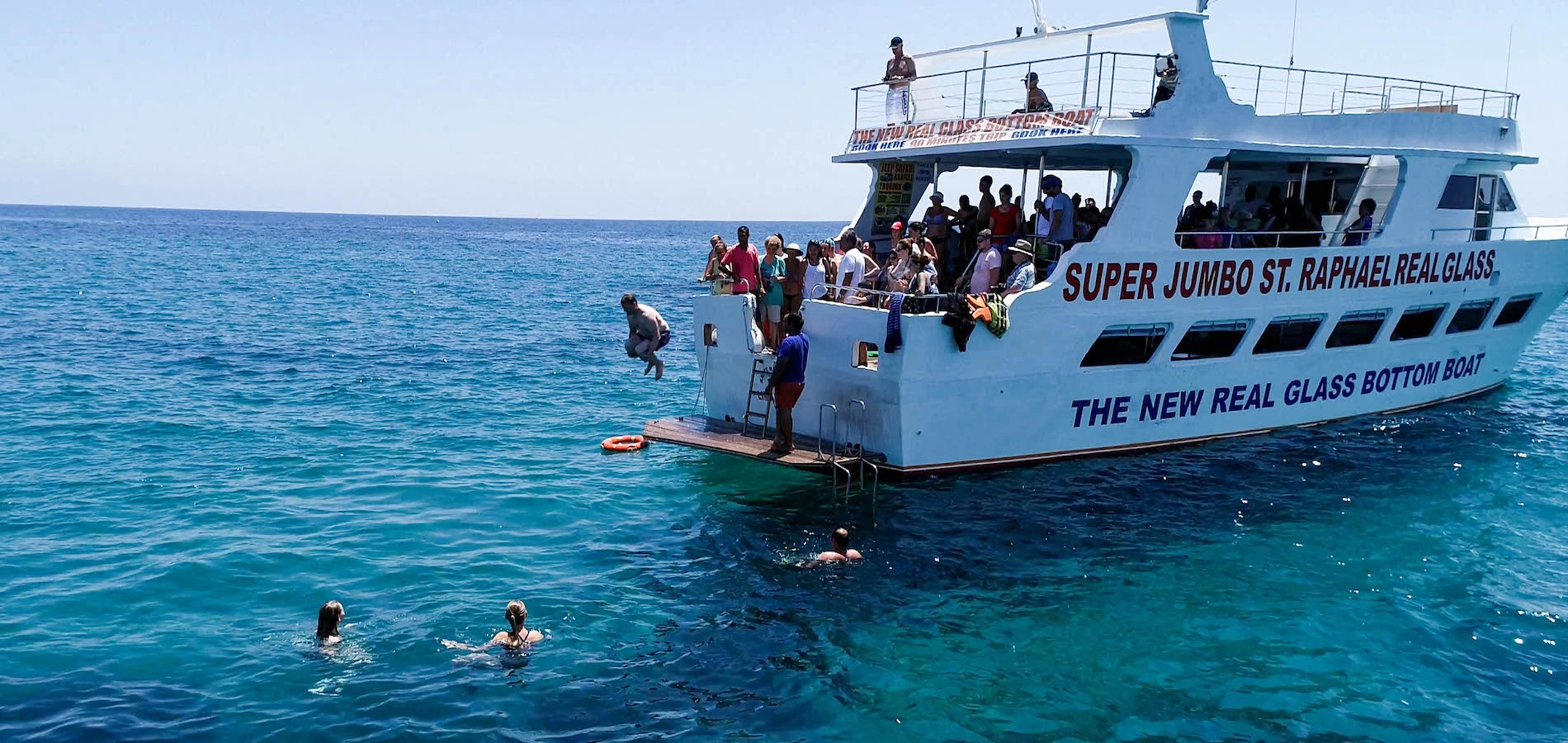 Riccos-Beach-Jumping-Paphos-Super-Jumbo-St.-Raphael-1-Real-Glass-Bottom-Boat
